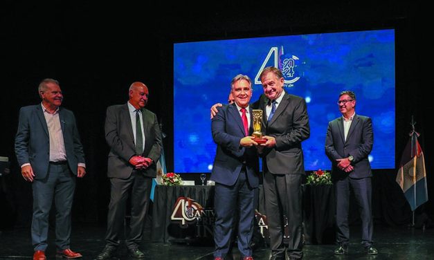 Premio a la Trayectoria Empresaria