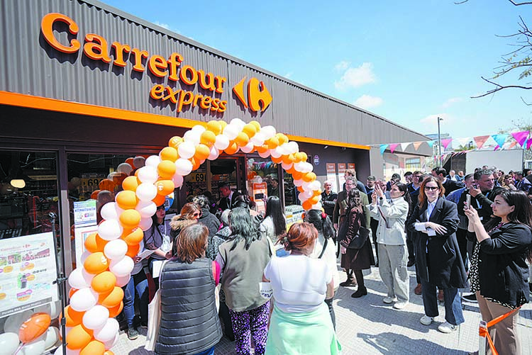 Carrefour en el Barrio 31